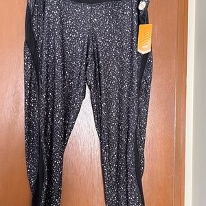 AVIA Black and White Patterned Leggings NWT